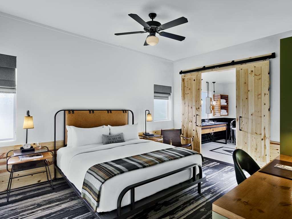 Cavalry Court, By Valencia Hotel Collection College Station Quarto foto