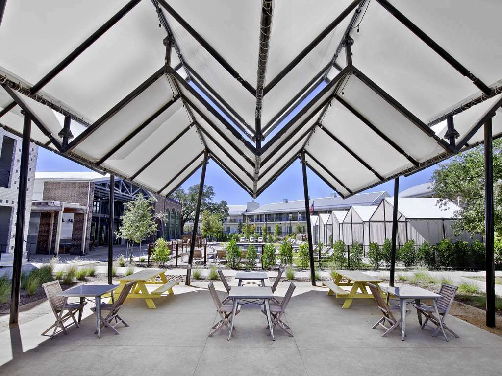 Cavalry Court, By Valencia Hotel Collection College Station Facilidades foto