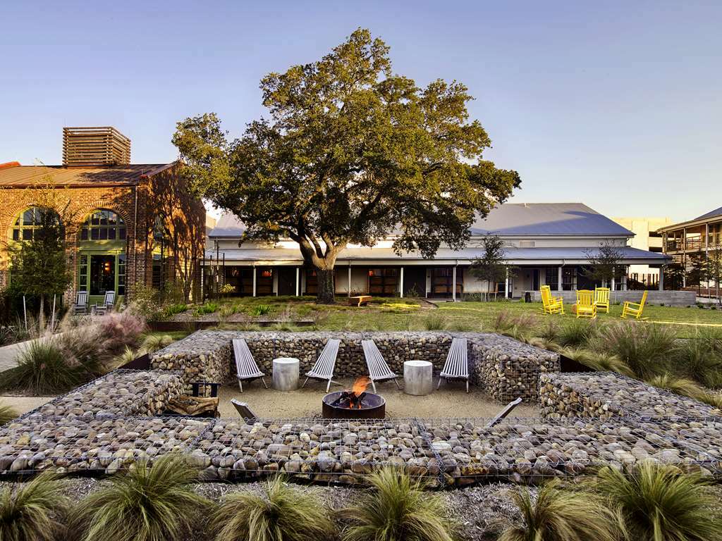 Cavalry Court, By Valencia Hotel Collection College Station Facilidades foto